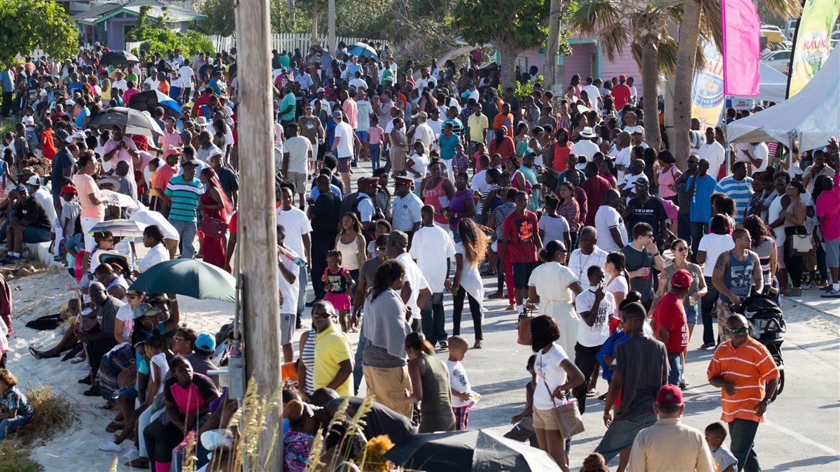 A thousand people or more took in the Grand Bahama Air Show on Taino Beach, Grand Bahama Island, Bahamas, May 20. Jim Moore photo.