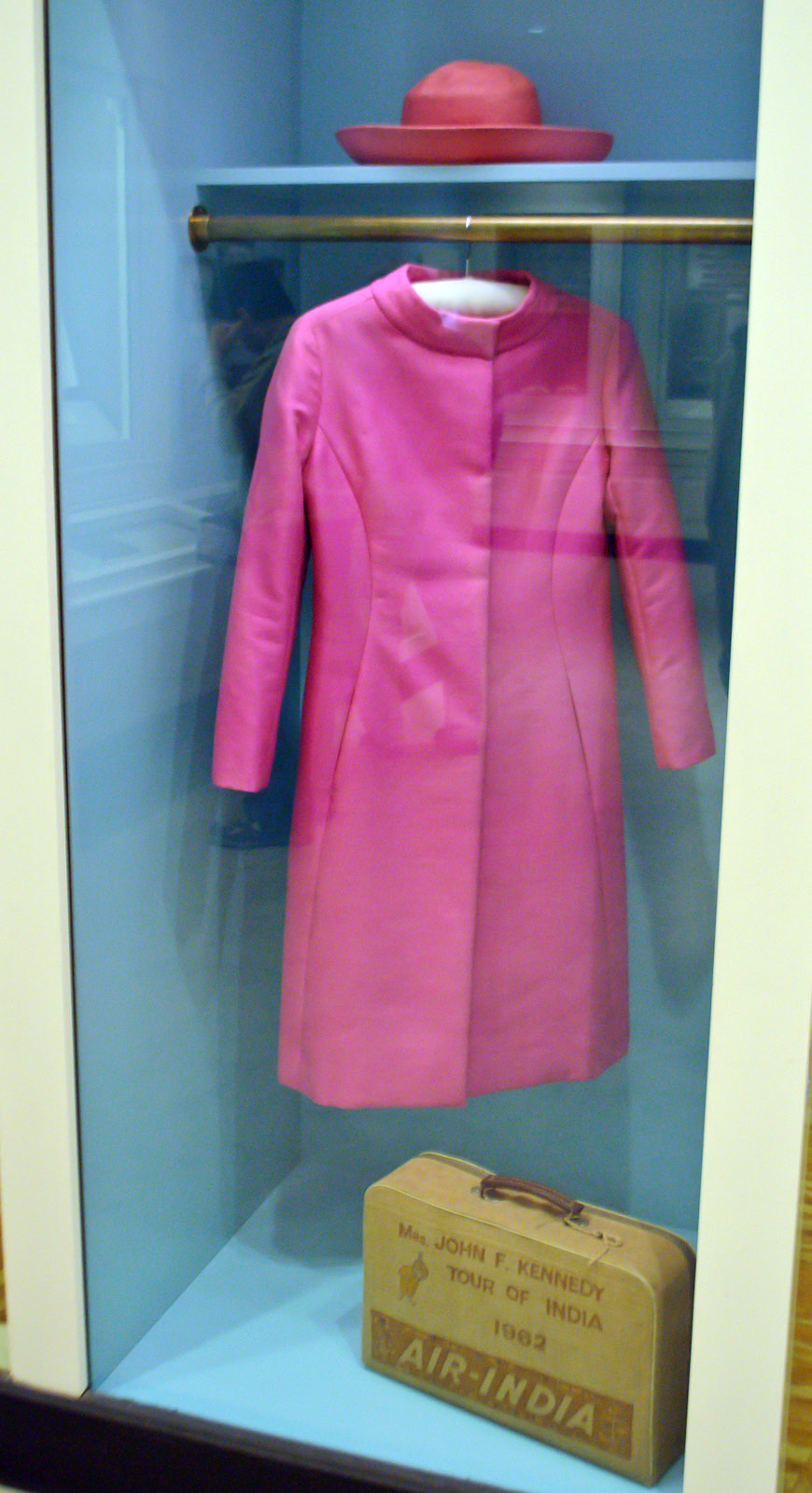 The John F. Kennedy Presidential Library, located on University of Massachusetts, Boston campus, is the only presidential library in New England and commemorates the first U.S. President of Irish and/or Roman Catholic background. First Lady Jacqueline Bouvier Kennedy brought an iconic glamour to the White House. This pink hat-coat ensemble was worn during her tour of India in 1962. Photo by InSapphoWeTrust, flickr.com.