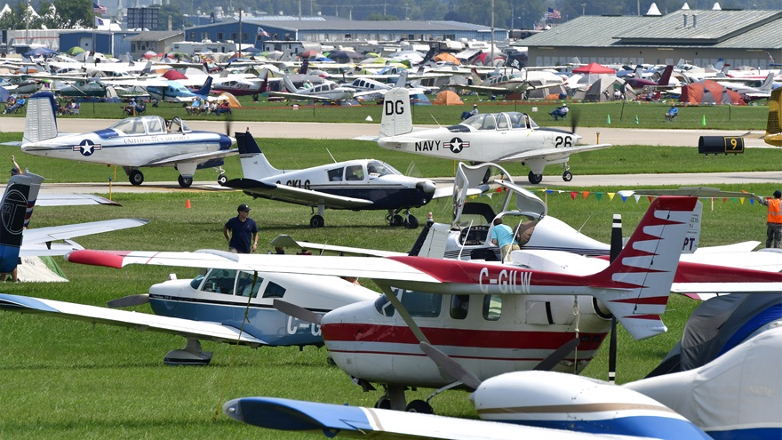 This year pilots attending EAA AirVenture 2019 will have the option to receive status updates for arrivals by text message. Photo by David Tulis.