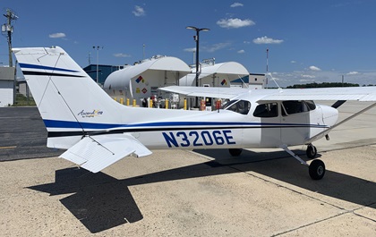 AOPA Video Producer Paul Harrop was unable to fill a Cessna 172 Skyhawk with self-serve fuel at the QT Pod bay during a stop at Millville Municipal Airport in New Jersey May 30. The airport also has full-serve fuel options so Harrop topped the tanks with help from FBO Big Sky Aviation. Photo by Paul Harrop.