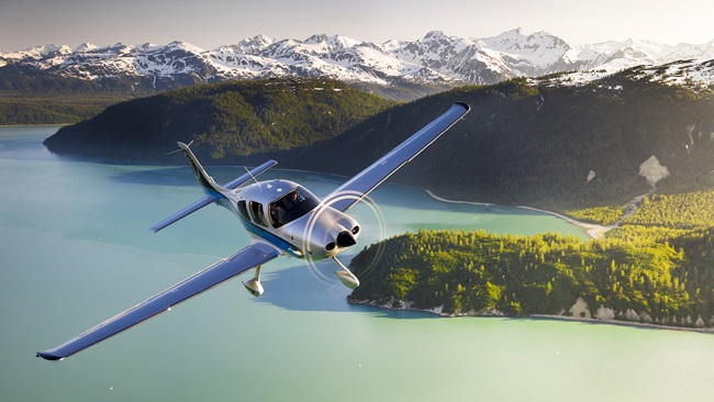 Expanded customs hours for pilots entering Alaska at Alcan