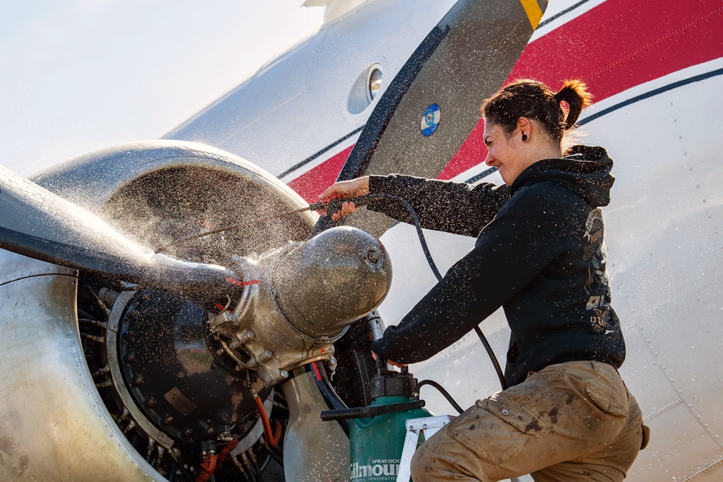 Restoring a DC-3