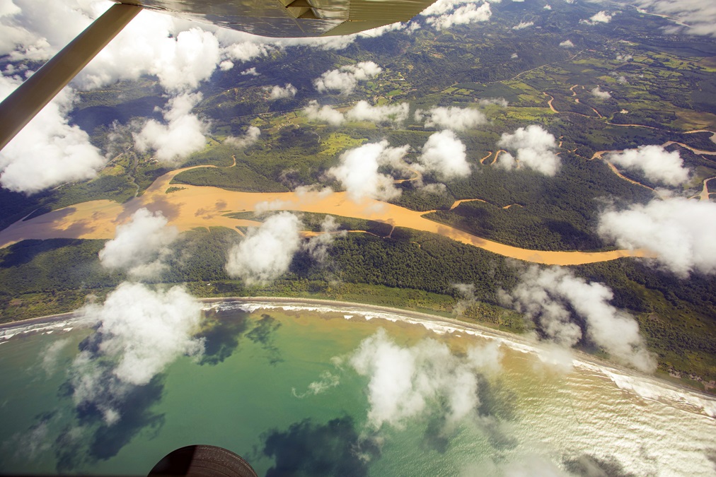 Flying Costa Rica