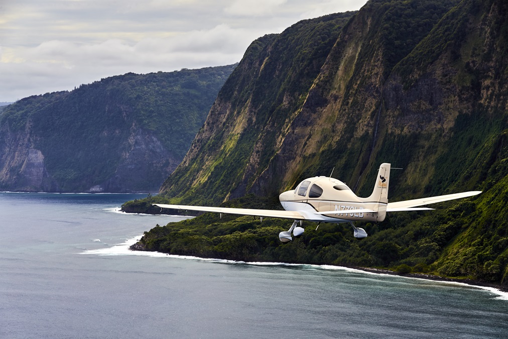 Flying Hawaii