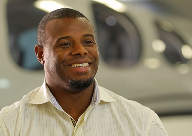 Ken Griffey Jr. has been named an honorary co-chair of the AOPA Foundation’s Hat in the Ring Society.