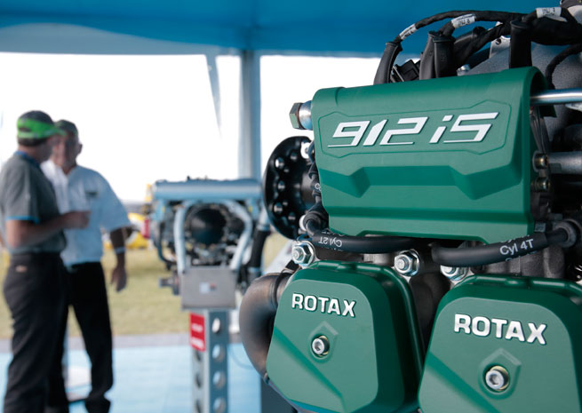 The Rotax 912iS fuel-injected engine