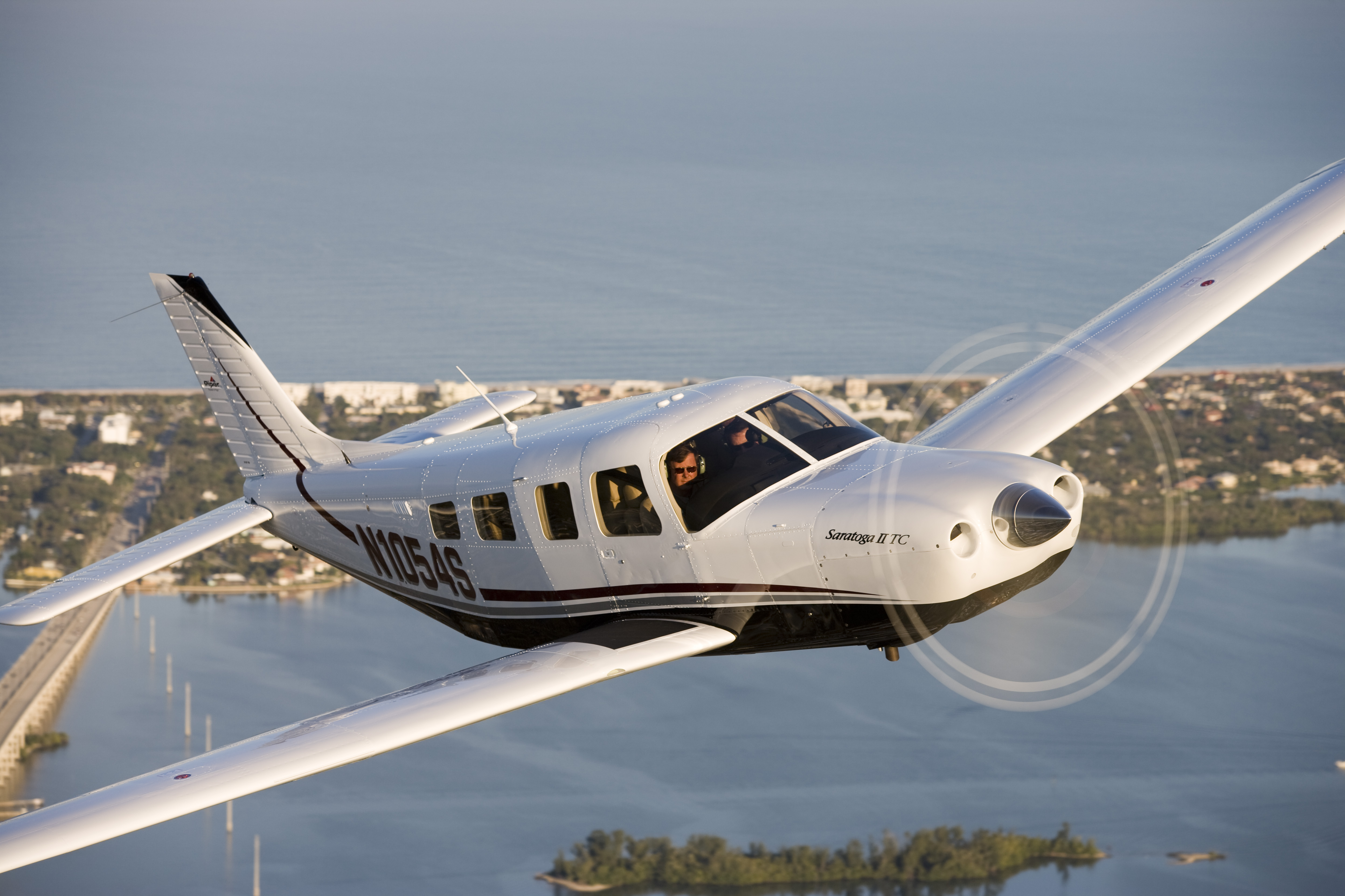 Piper Saratoga II TC AOPA
