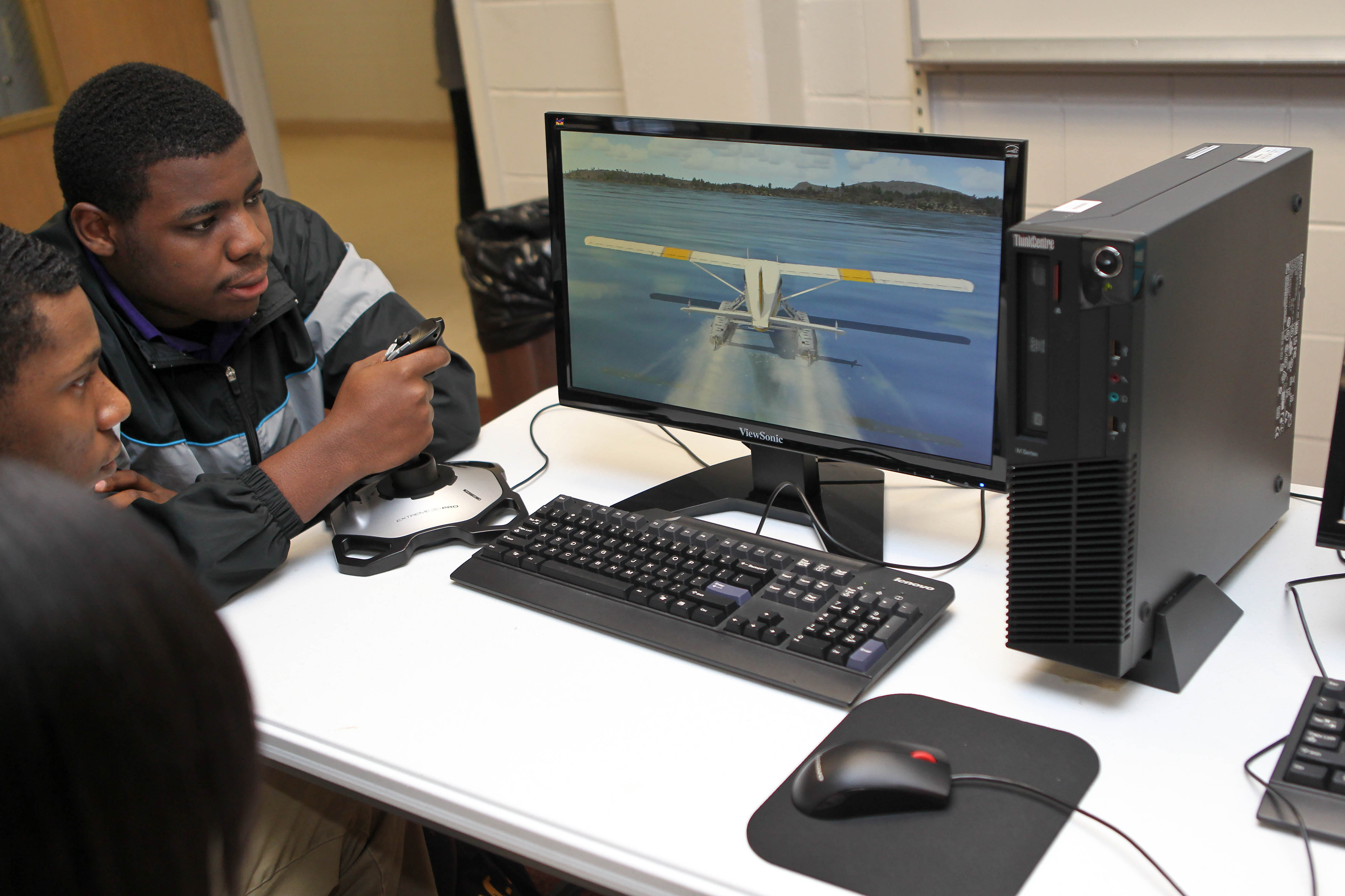 Tuskegee University will help introduce aviation to Alabama middle school students and teachers thanks to a grant from the National Science Foundation. Photos courtesy of Tuskegee University. 