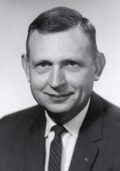 Charles Spence, veteran aviation journalist, newspaperman, pilot, and former AOPA senior vice president of public relations, died on June 23 at age 94. Spence worked at AOPA from 1968 to 1983. Photo courtesy of Craig Spence.