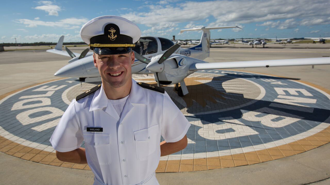 Embry-Riddle Aeronautical University student Jackson Wieland is the 2016 third quarter winner in the AOPA Air Safety Institute's Learn & Earn Safety Challenge. Photo courtesy of ERAU.