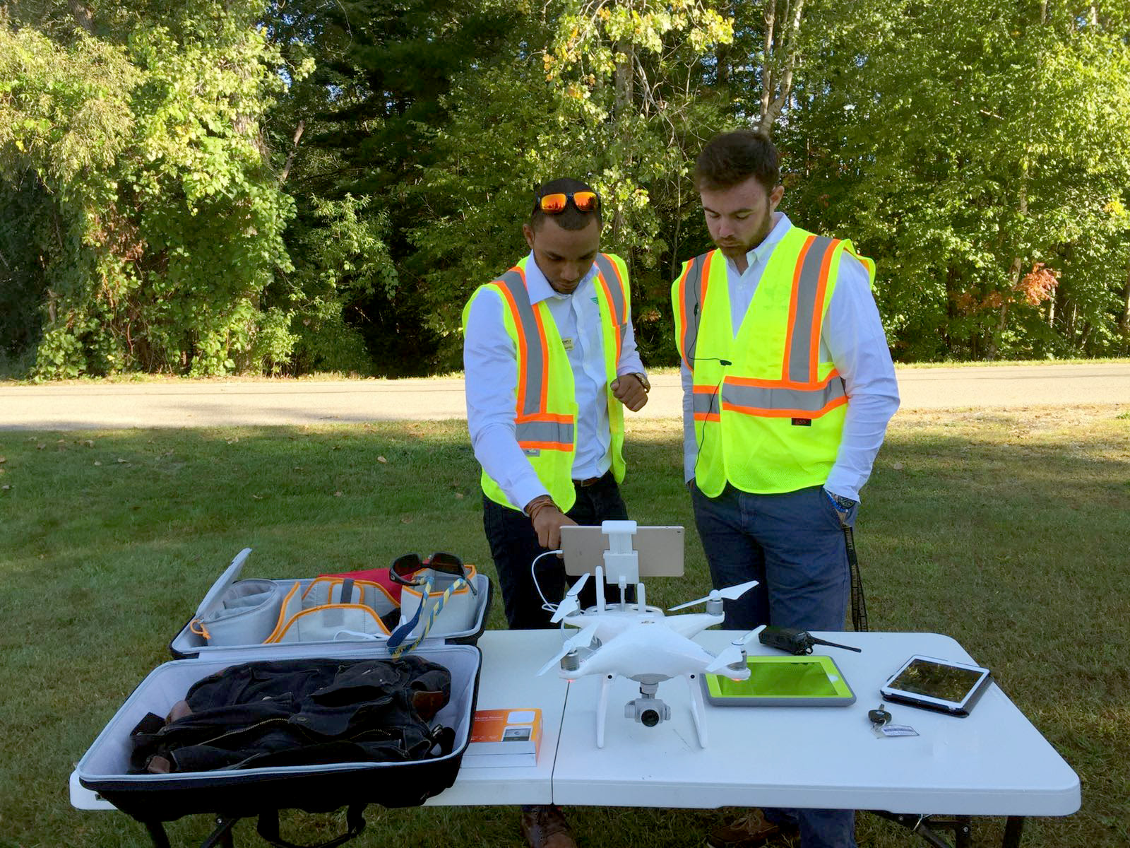 PistonFly's Miguel del Rosario, an aviation maintenance specialist, and partner Chris Desmond, a CFII and a videographer, prepare for a drone video flight. Photo courtesy of PistonFly.