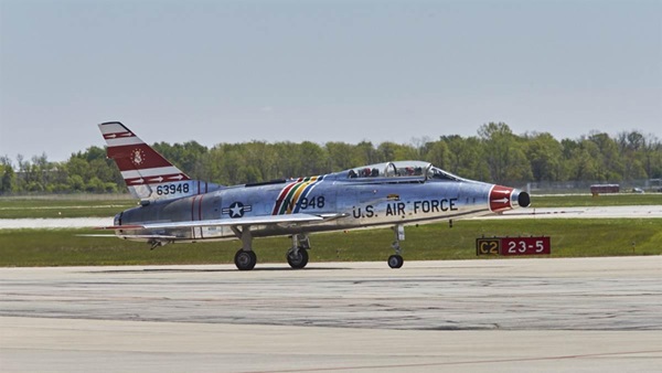 Photography of the reunion of the Super Sabre Society, an organization that celebrates the North American F-100 Super Sabre and the men who flew them. Several in the group had one last flight in Dean Cutshall's F-100F.

Fort Wayne International (FWA)
Ft. Wayne, IN  USA