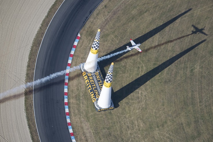 Matthias Dolderer of Germany performs during the finals of the Red Bull Air Race World Championship at Eurospeedway in Lausitz, Germany on September 4. Photo by Predrag Vuckovic/Red Bull Content Pool 