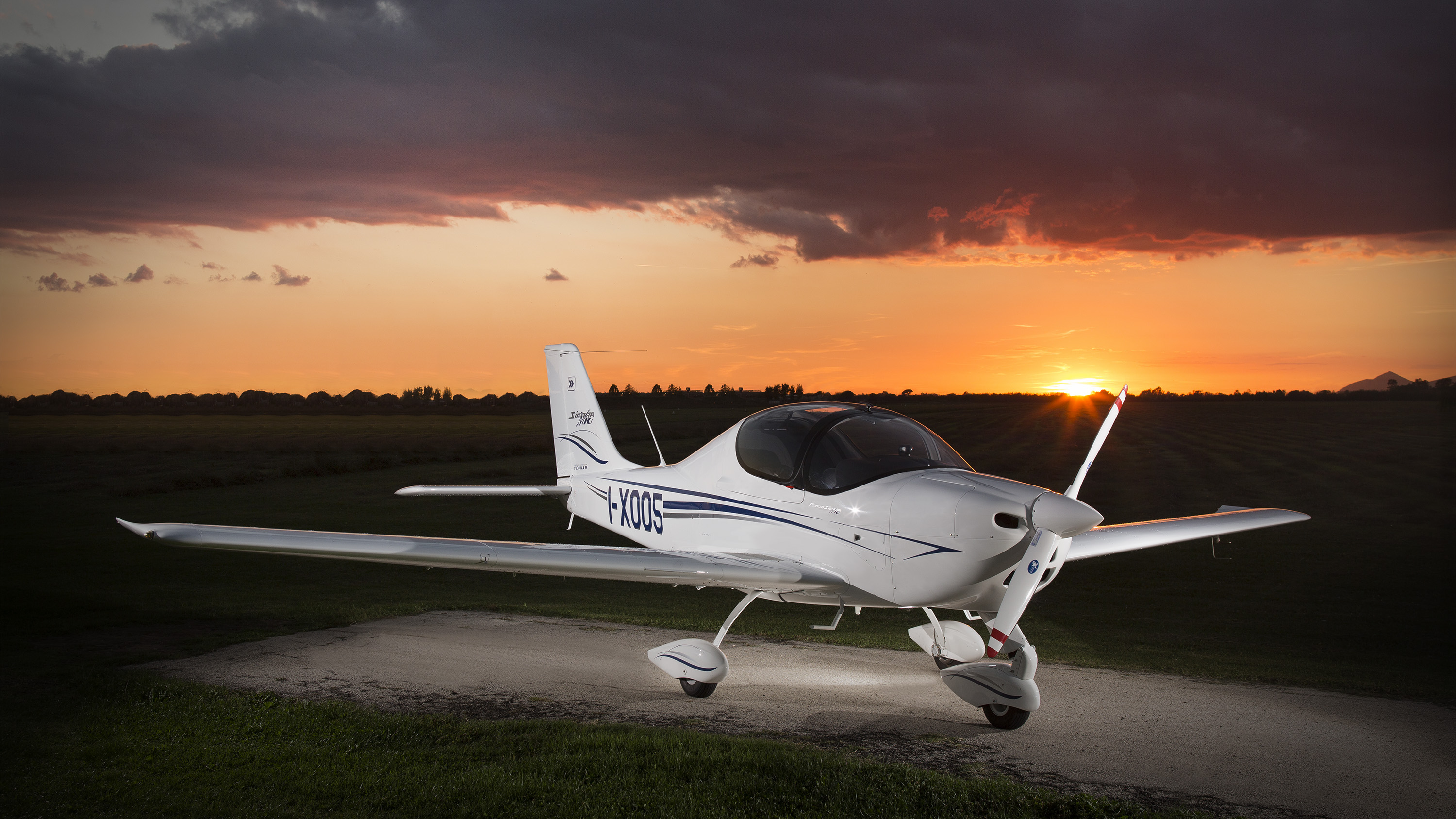 Самолет cs2. Tecnam p2002 Sierra. Tecnam p2002 JF. Sierra p2002 самолет. Самолёт Tecnam 2002jf.