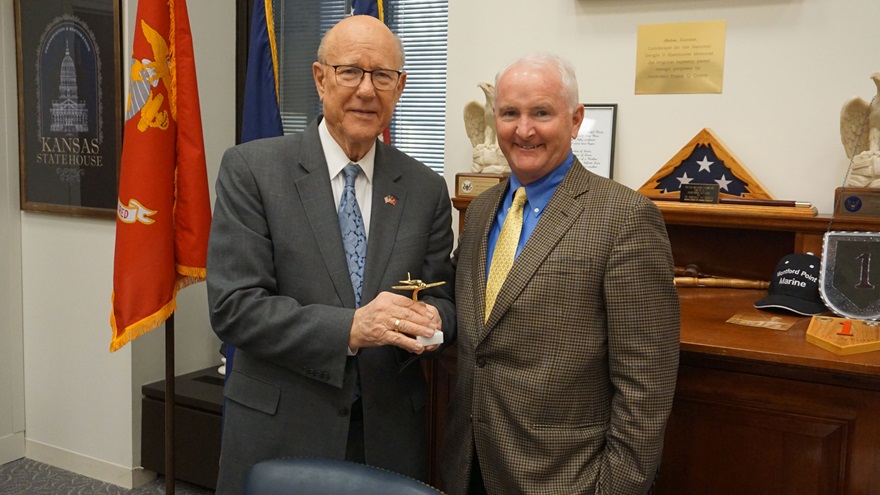 AOPA President Mark Baker (right) presents the Freedom to Fly award to Sen. Pat Roberts (R-Kan.).            