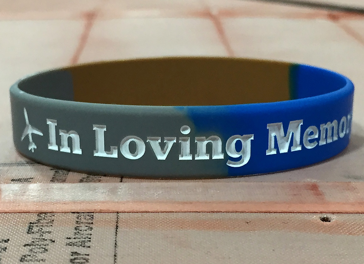Aviation wristband honors quiet giant Alexander AOPA