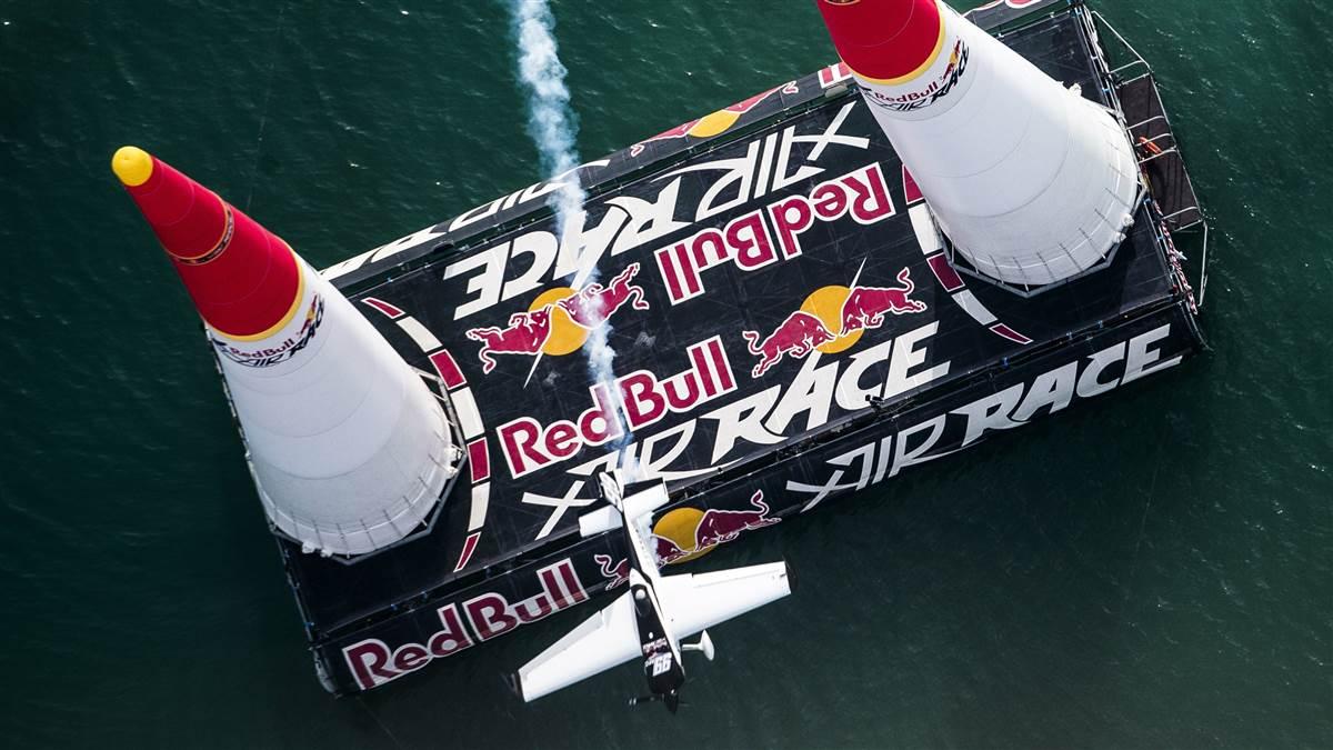 Michael Goulian makes a qualifying run at the Red Bull Air Race World Championship in Abu Dhabi, United Arab Emirates in 2016. Goulian and fellow Red Bull race pilots will return in February to begin a new season, and a newly signed agreement will keep Abu Dhabi at the top of the Red Bull calendar for years to come. Photo by Predrag Vuckovic/Red Bull Content Pool.