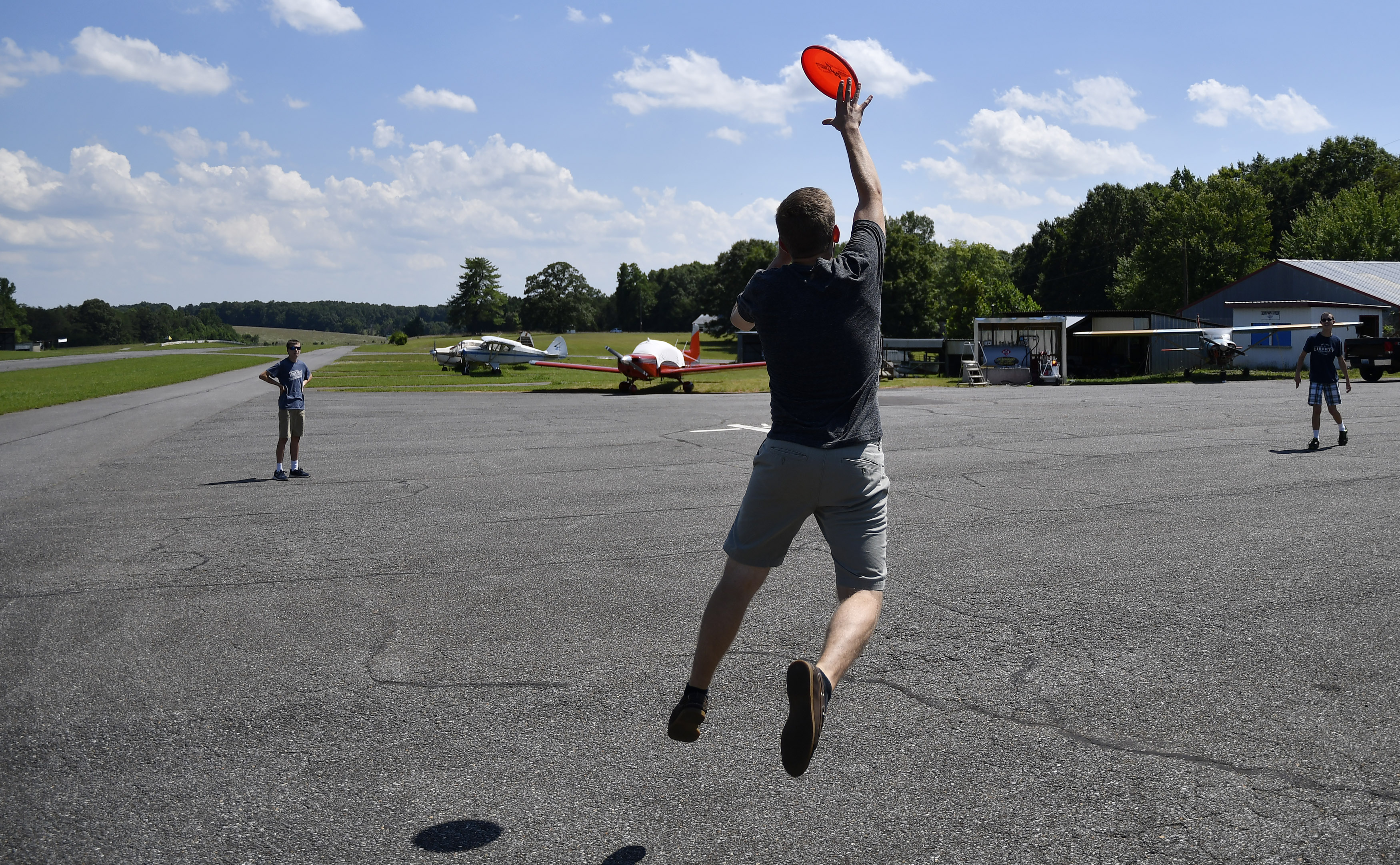 Matthew Bell is one of six high school students who previously completed an intensive solo camp at Liberty University who enrolled in a 30-day course to earn their private pilot certificates in Lynchburg, Virginia. Photo by David Tulis.