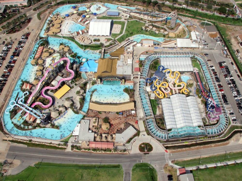 Schlitterbahn Galveston Water Park lies very close to the Scholes International Airport at Galveston (GLS). Photo courtesy Schlitterbahn Galveston Water Park.