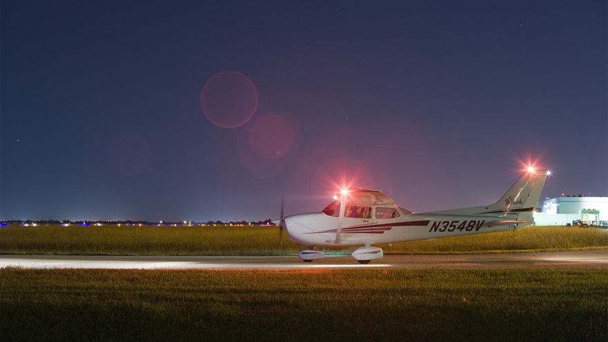 The end of daylight saving time allows pilots a convenient opportunity to sharpen their night flying skills. Photo by Mike Fizer.