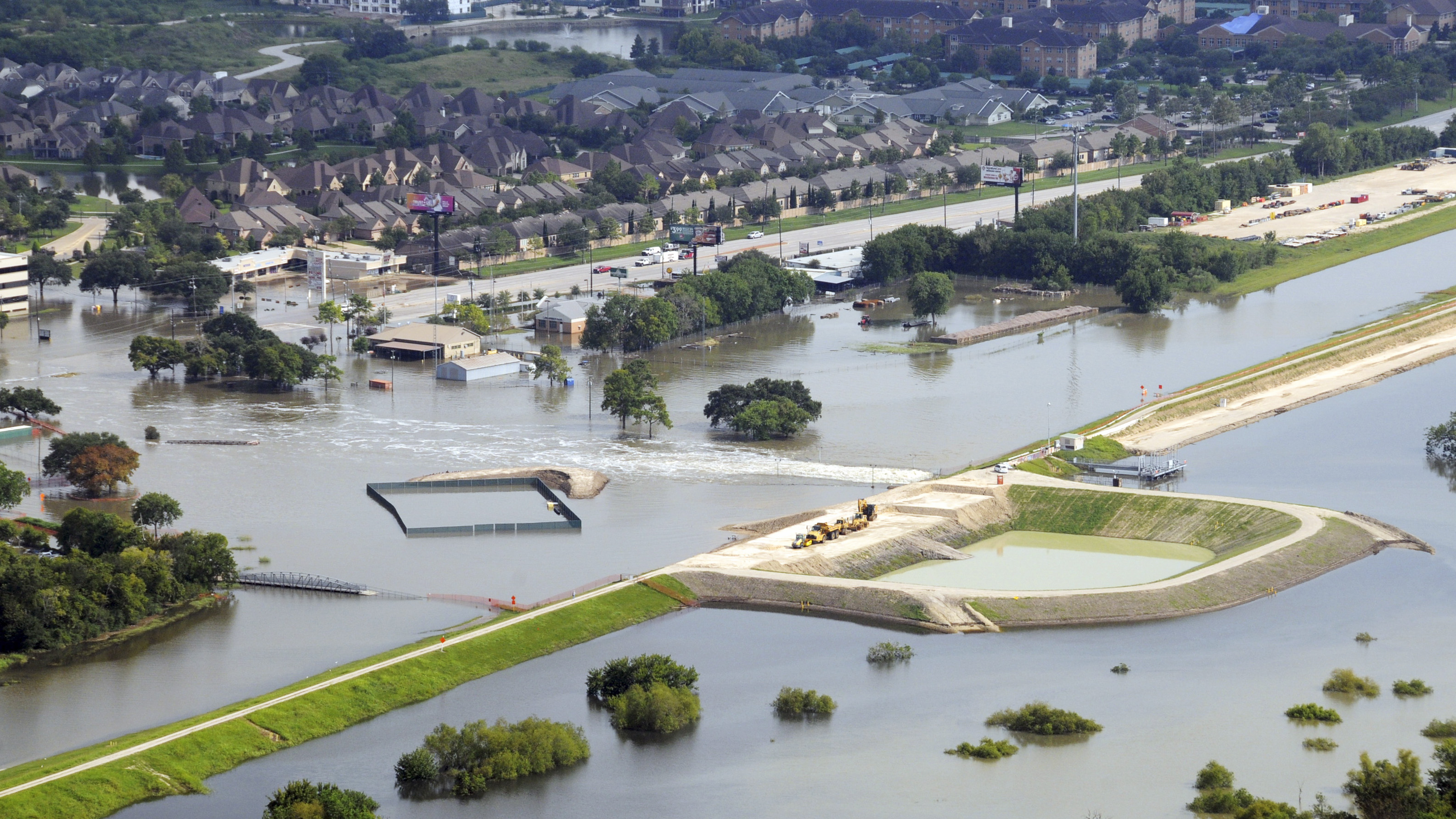 Pilots rush to aid Harvey victims AOPA