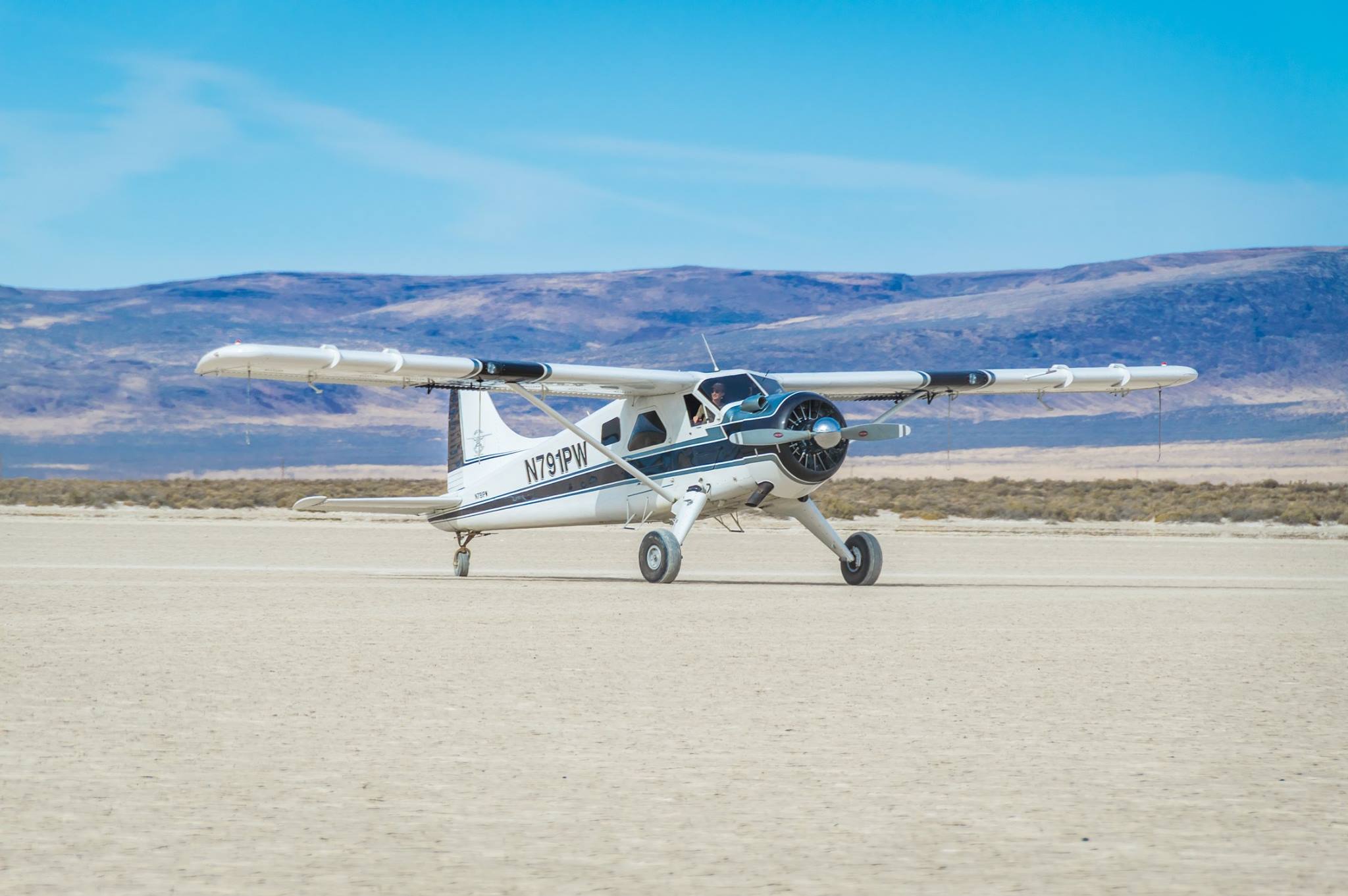 High Sierra FlyIn Desert drag racing—with airplanes AOPA