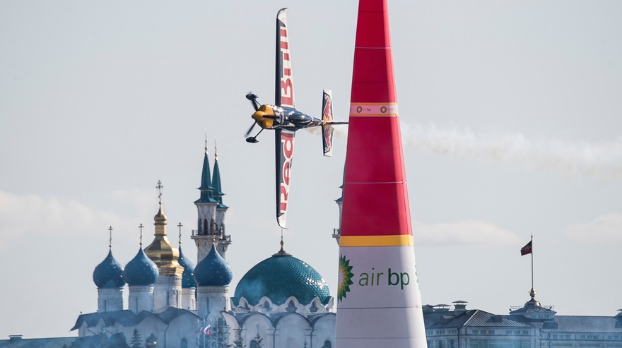Martin Sonka of the Czech Republic flew a very fast final run to take the top spot in the Red Bull Air Race World Championship race in Kazan, Russia, on Aug. 26. Photo by Joerg Mitter/Red Bull Content Pool.