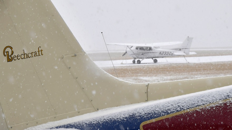 Pilots in the Northern Hemisphere should to take care to review flying under “winter rules” now that the cold weather season is firmly established. Photo by David Tulis.