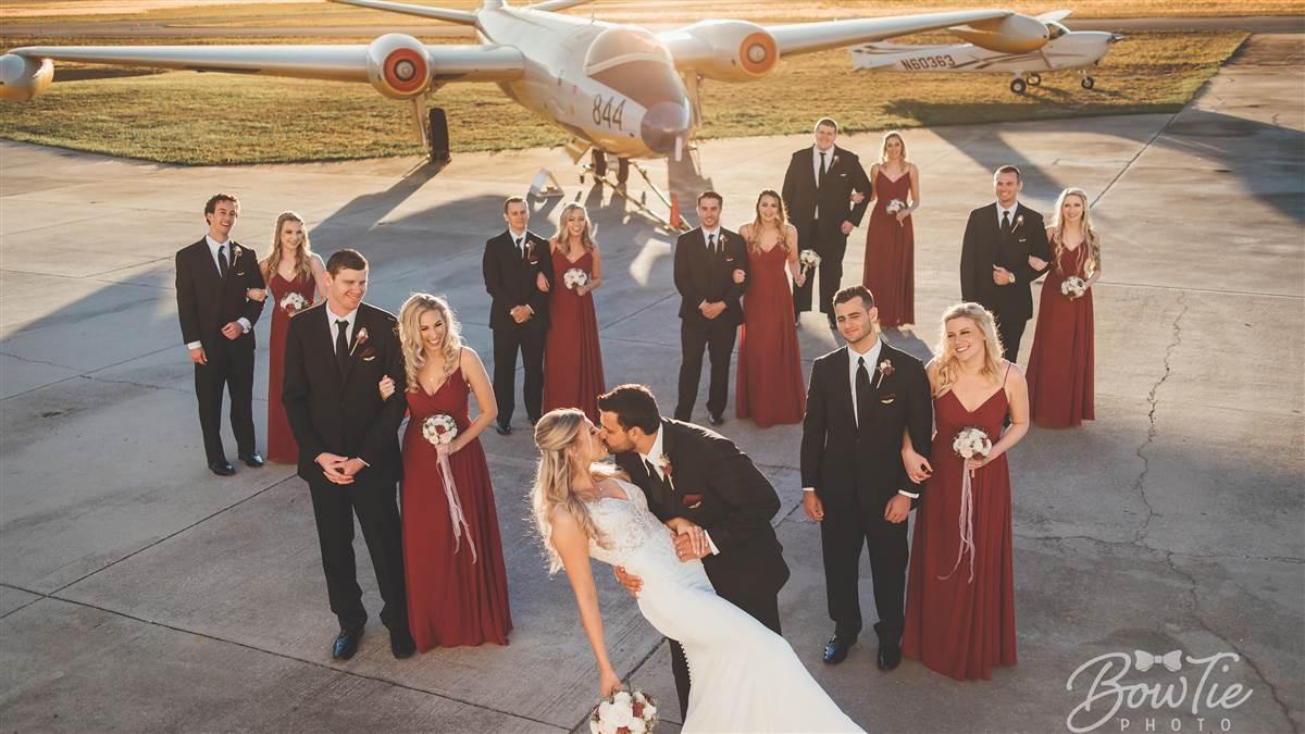 Aviators wedding photos amid warbirds dazzle AOPA Aviators wedding photos amid warbirds dazzle AOPA