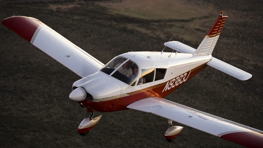 An airworthiness directive pertaining to Piper PA-28 models requires inspection of the fuel tank selector to verify proper placard placement. AOPA file photo.