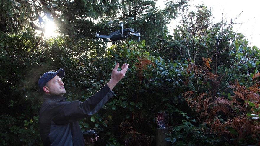 Matthew Verley hand-launched (and recovered) his DJI Mavic during the search for Felix, having no good options for launch sites available at the top of the cliff. Photo by Cannon Beach Fire Department photographer Mark Mekenas.