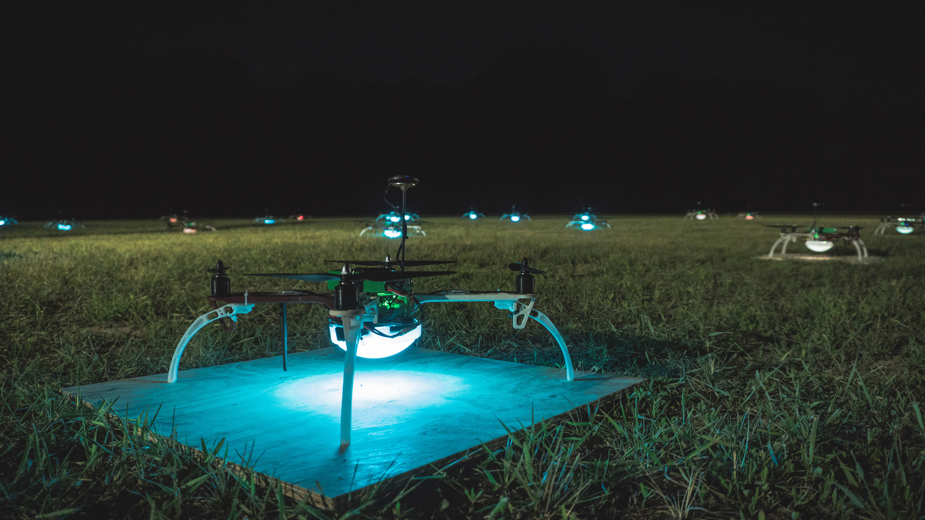 synchronized drone show