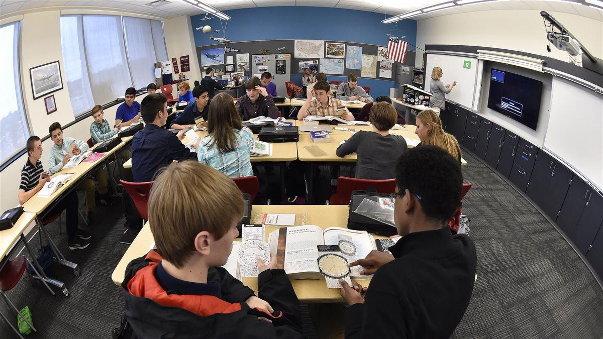 Classroom teachers from kindergarten through twelfth grade in any public, private, parochial or charter school may be nominated for recognition by the National Aviation Hall of Fame of their aerospace education excellence. AOPA file photo by David Tulis. 