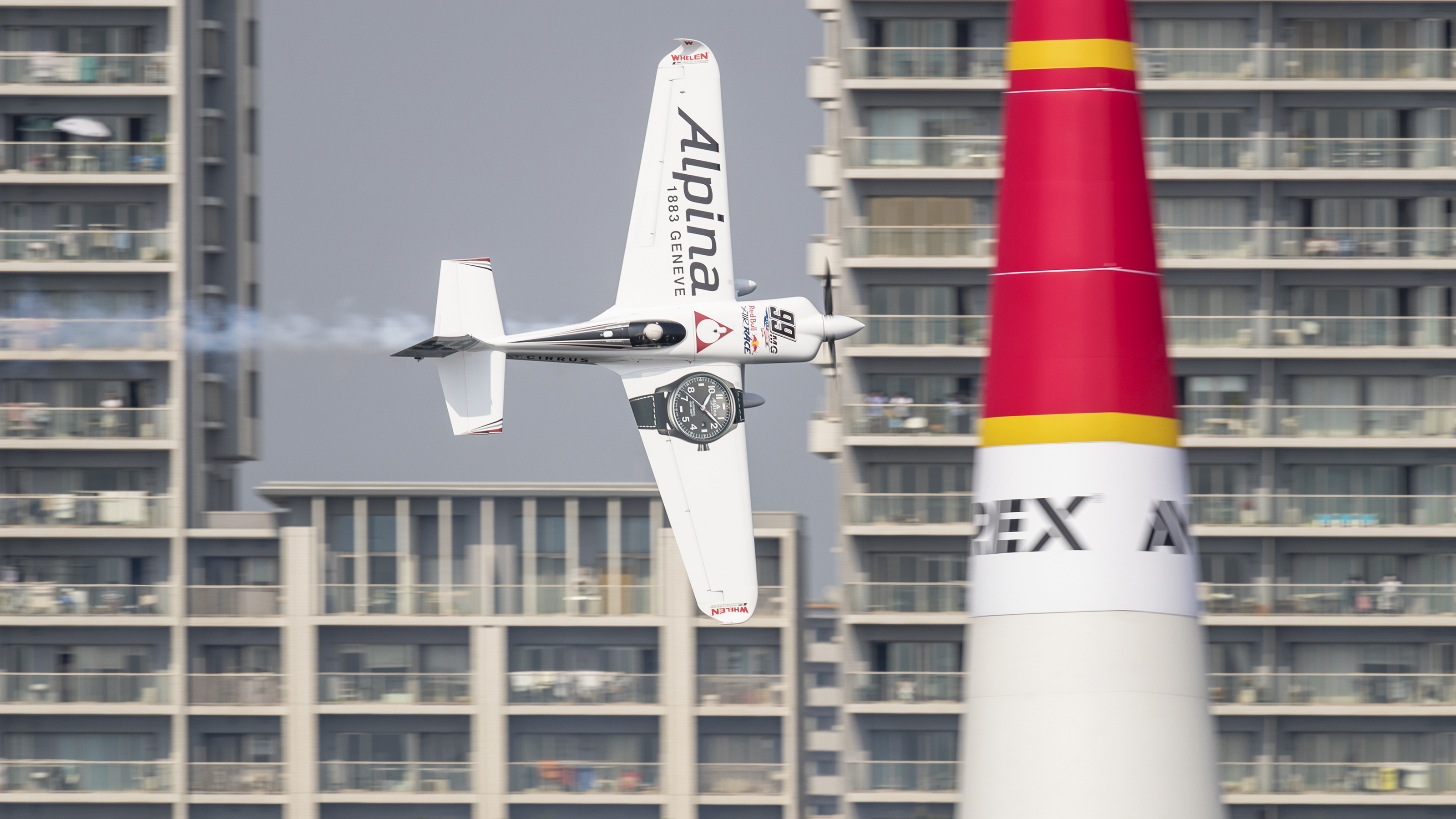 Michael Goulian of the United States performs during the finals at the third round of the Red Bull Air Race World Championship in Chiba, Japan on May 27, 2018. // Samo Vidic/Red Bull Content Pool