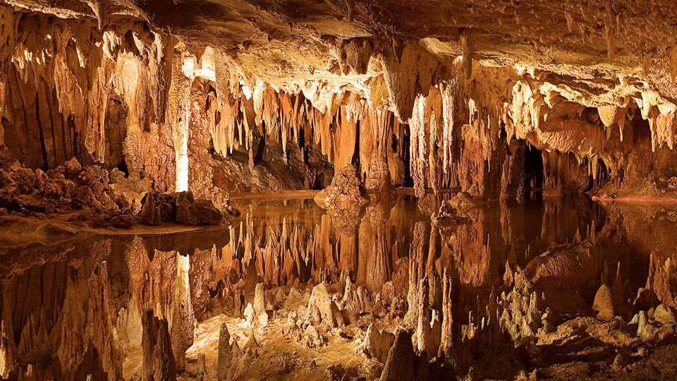 You'll be mesmerized by Dream Lake, which reflects countless stalactites. Photo courtesy of Luray Caverns.