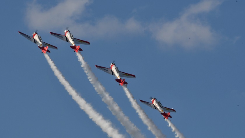 The coronavirus pandemic is causing government officials, businesses, and organizations across the country to cancel or postpone events, including aviation shows. Photo by Mike Collins.