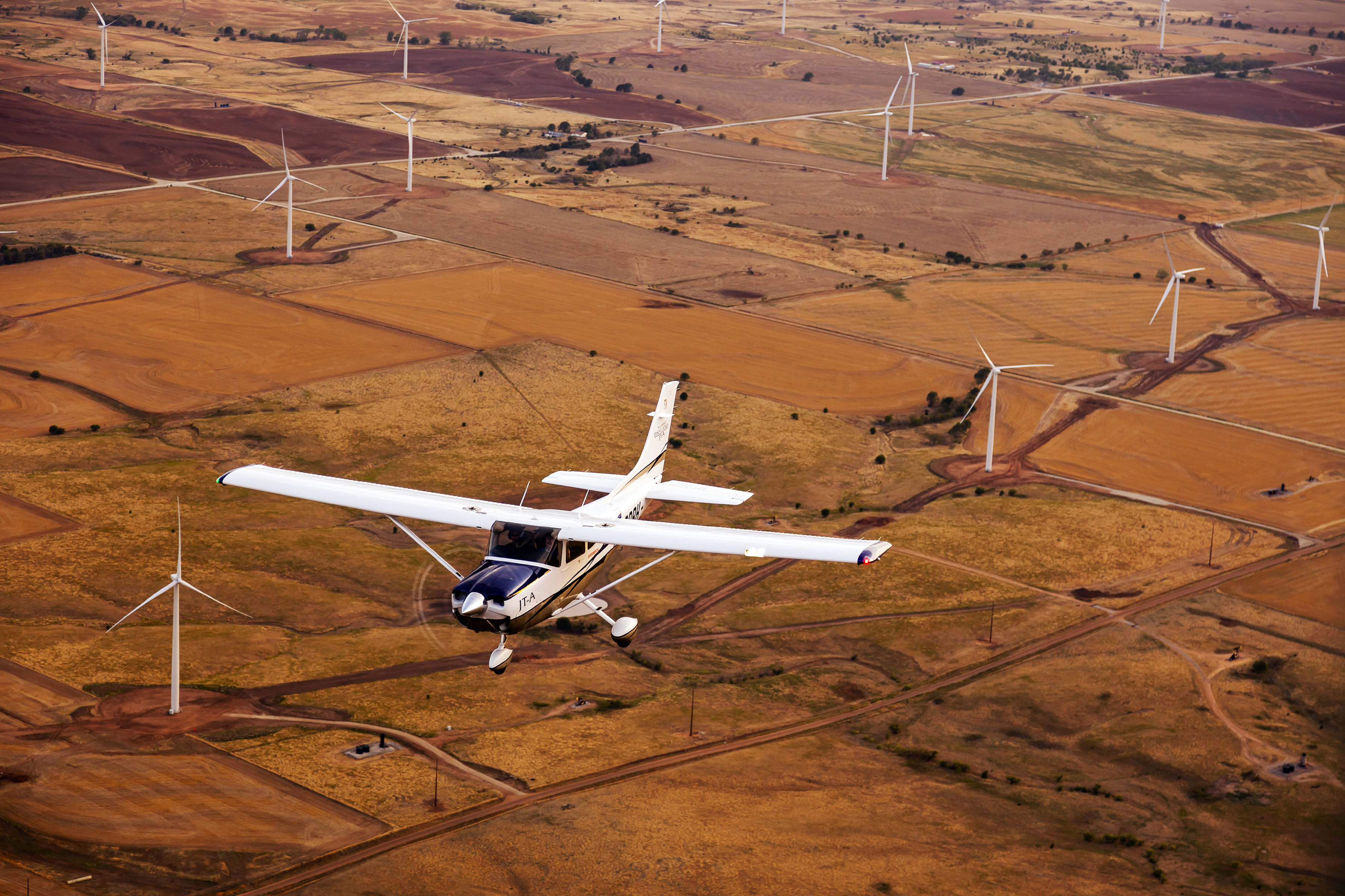 Kansas county blocks wind turbines to protect aviation AOPA