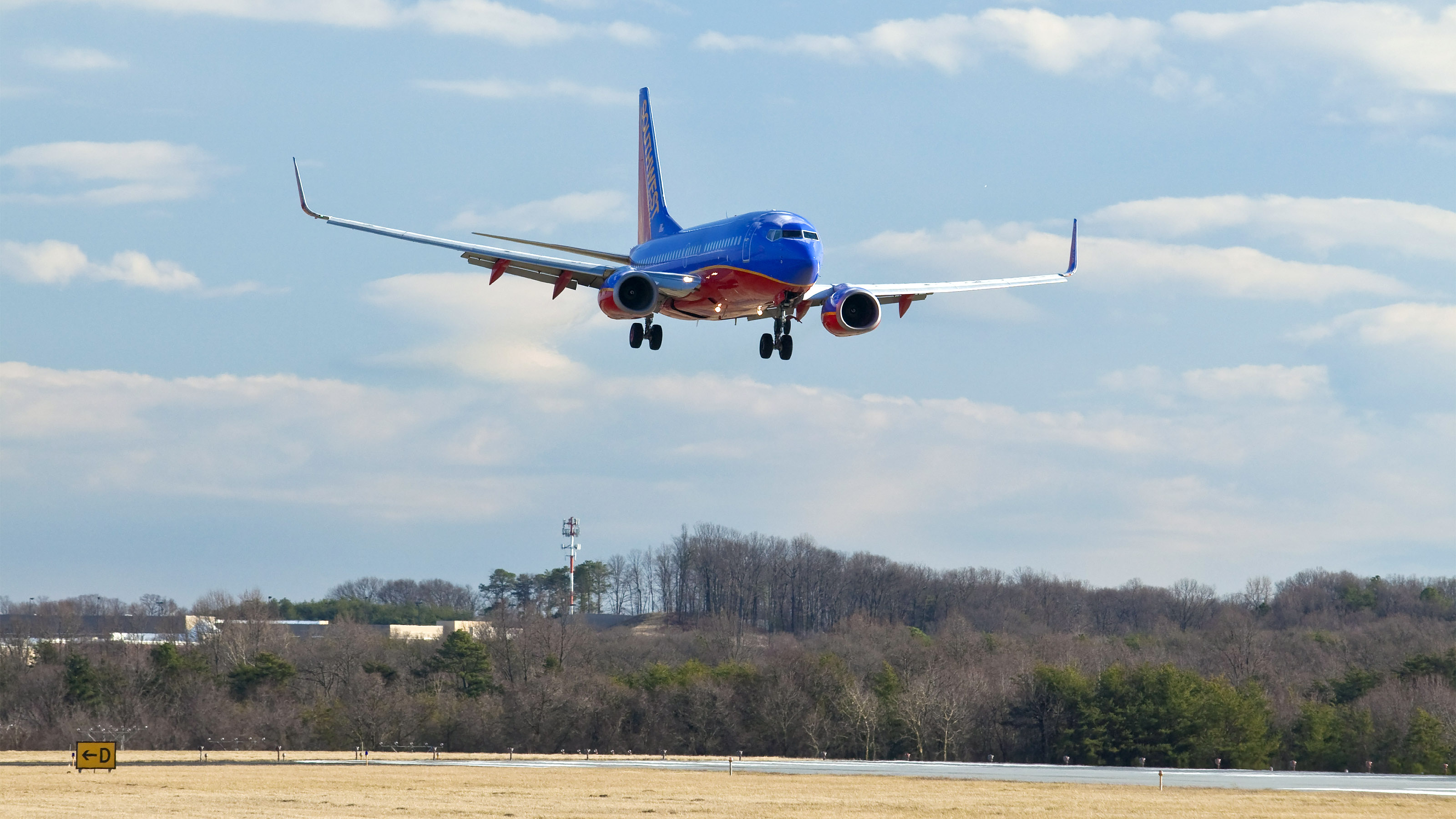 All aircraft generate wakes, and the potential of a wake-turbulence encounter must be taken seriously. Photo by Chris Rose.
