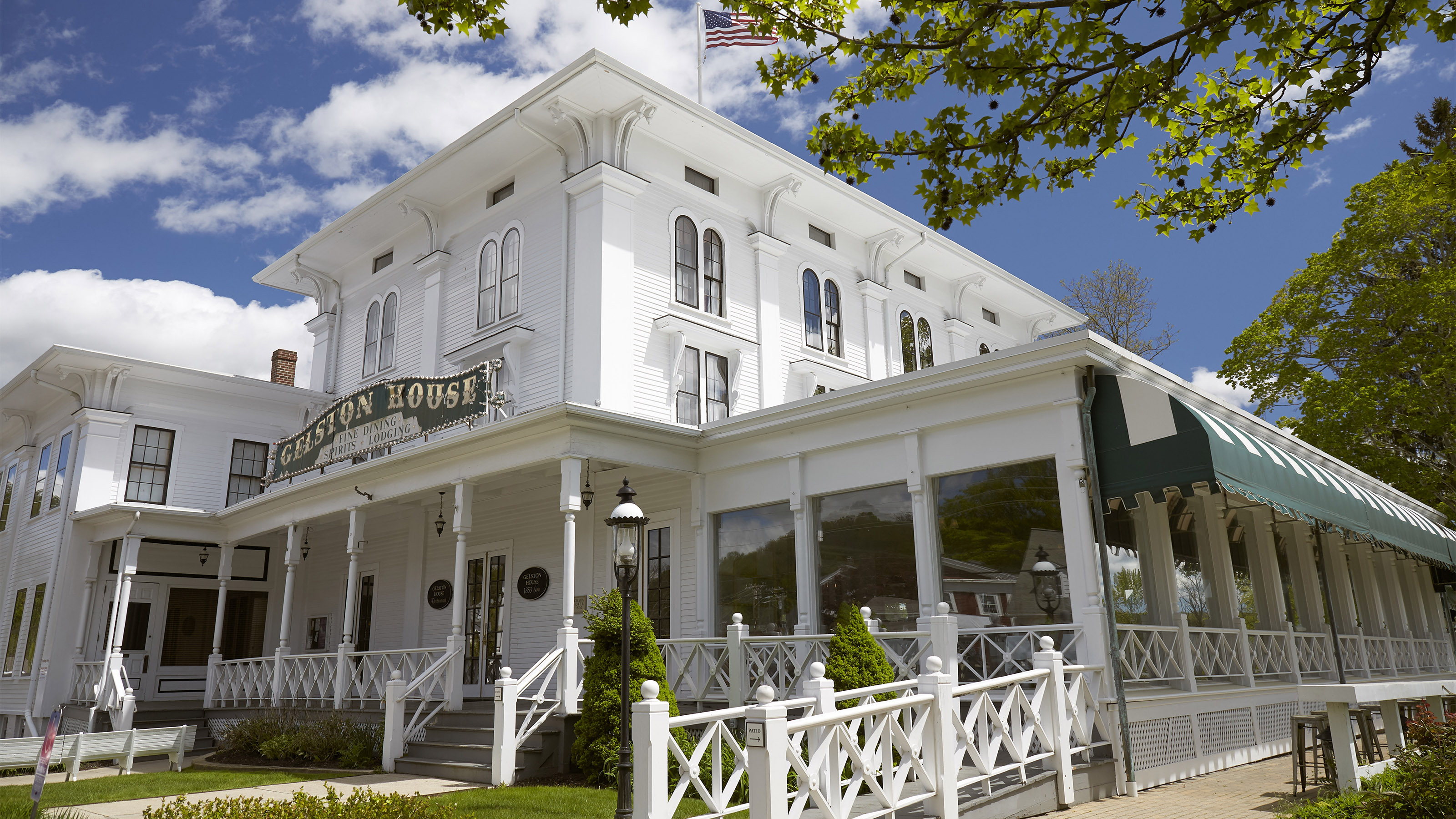 Fly In Theater A Treat For Your Cultured Spouse Aopa