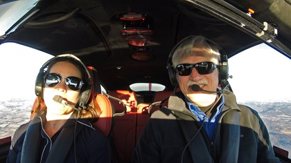 Cirrus Aircraft SR Product Line Director Ivy McIver coaches AOPA Associate Editor David Tulis in a 2019 Cirrus SR22T Special Edition Arrivée Sonoma aircraft after dining at a Michelin-Starred New York City restaurant. Photo by David Tulis. 