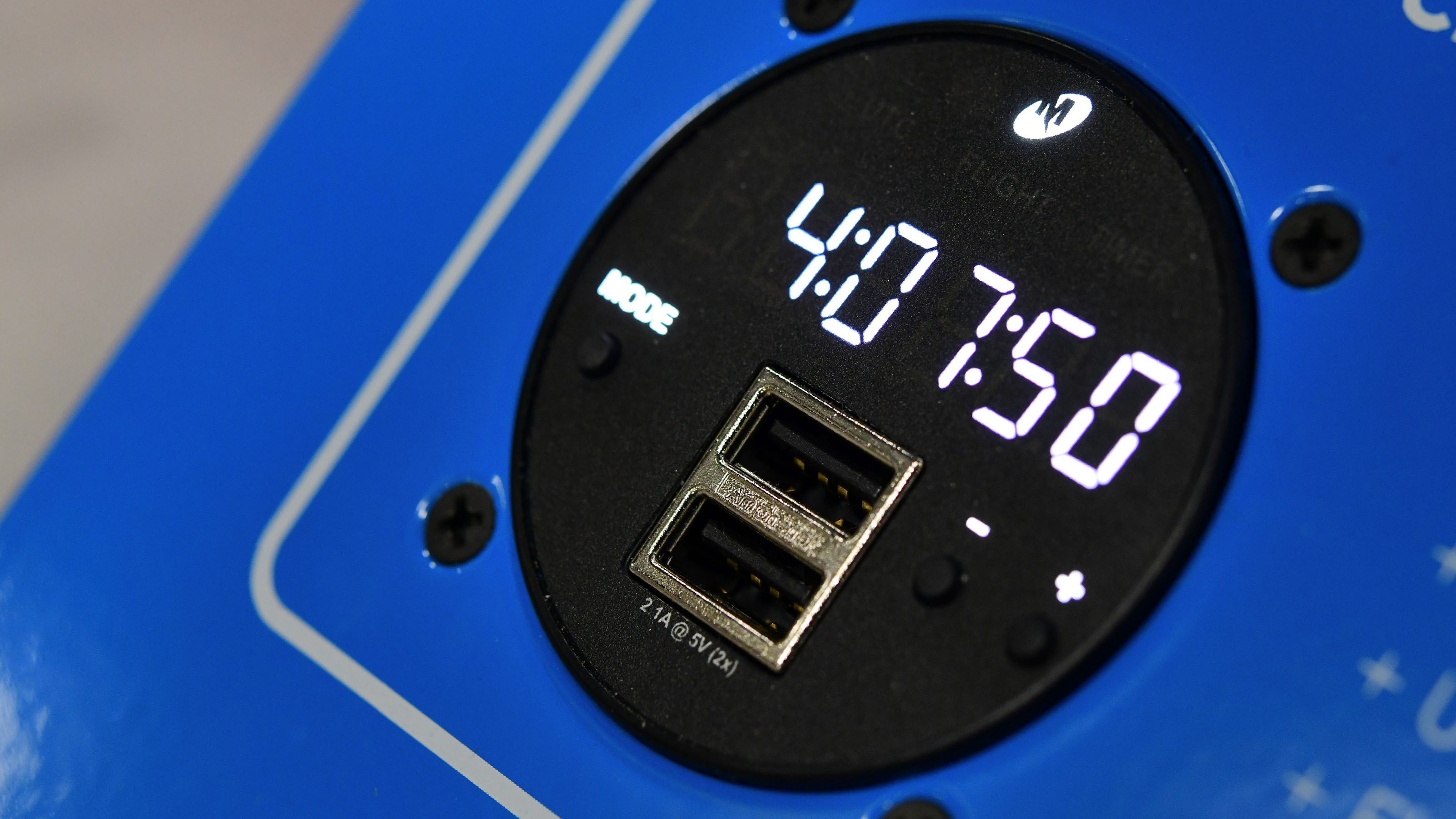 Aircraft sales digital clock