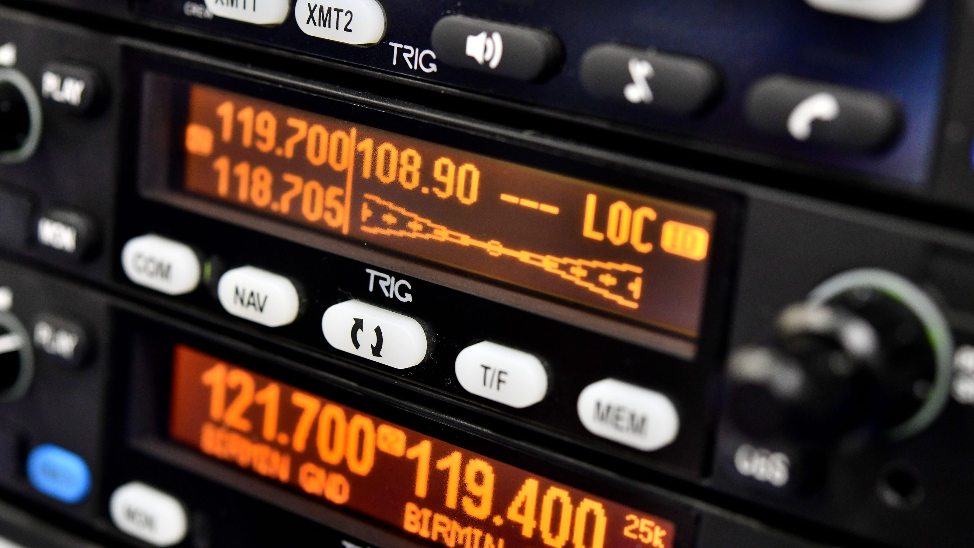 ⁬With its introduction of the TA56A and TX57A nav/com families at the 2019 AEA convention this week, Trig Avionics now fields a complete radio stack. The nav capability includes an integral course deviation indicator. Photo by Mike Collins.
