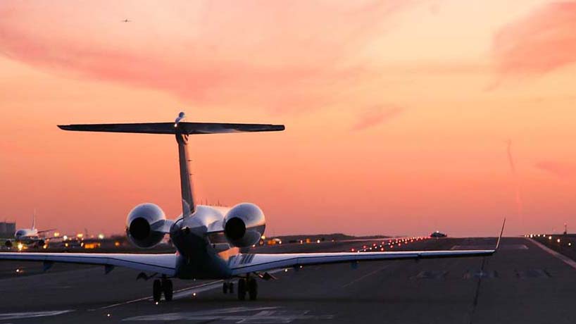 Demonstration of takeoff hold lights indicating an obstructing vehicle on the runway. Photo courtesy of the FAA.