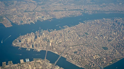 The Class B airspace over Newark Liberty International Airport, LaGuardia Airport, and John F. Kennedy International Airport in the greater New York area tops out at 7,000 feet msl, providing VFR pilots an excellent way to overfly the Big Apple on a clear day in Class E airspace. Photo by Chris Eads.