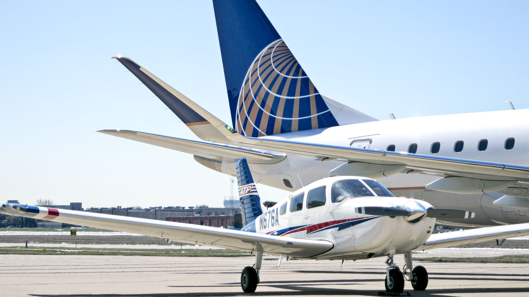 United Airlines digs into training market