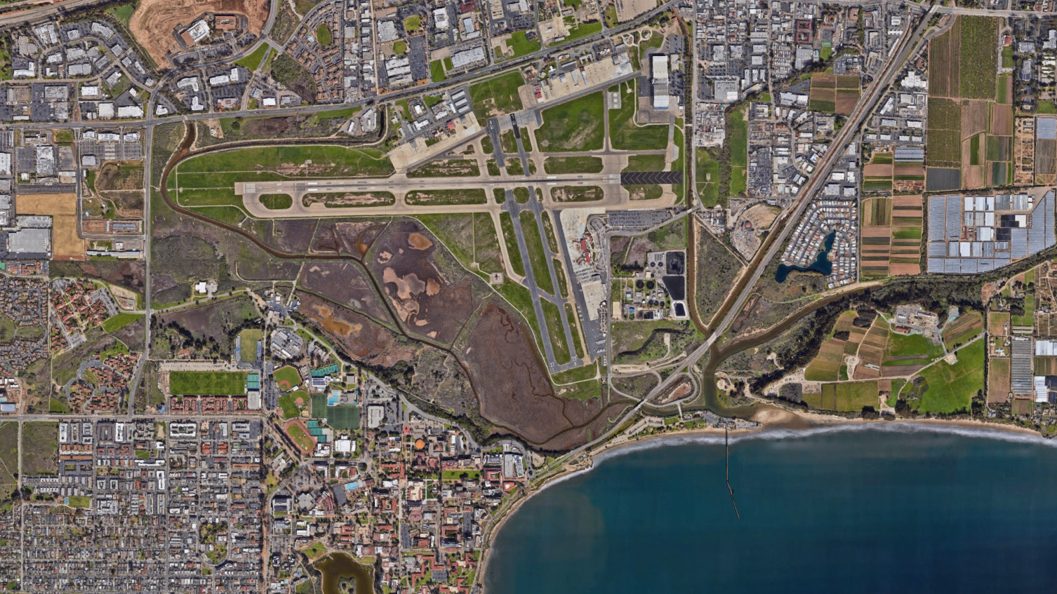 Santa Barbara airport defends its parking fee policy