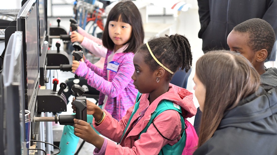 Girls in Aviation Day 2018, presented by the AOPA chapter of Women in Aviation International. Photo by Mike Collins.