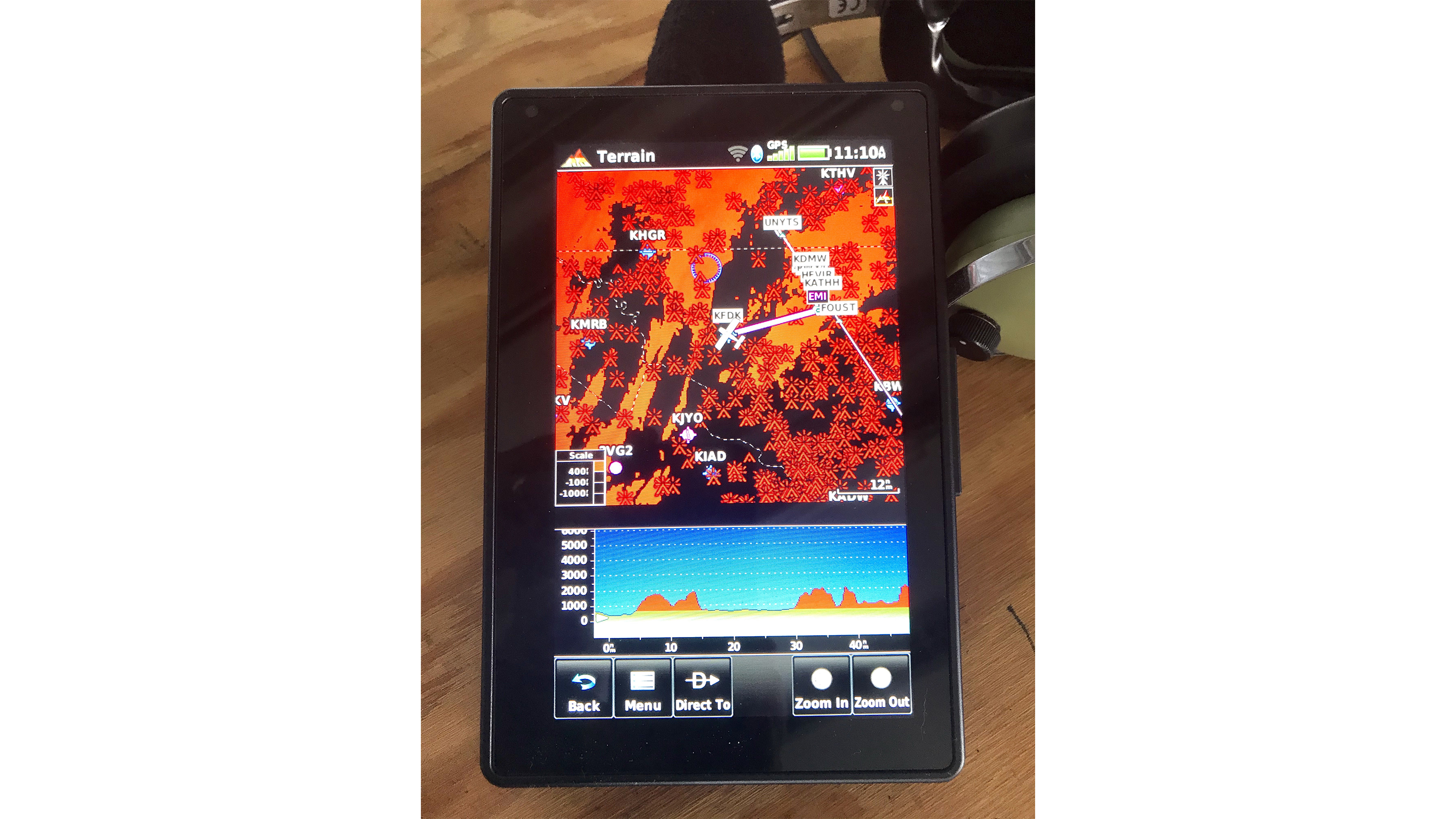 Garmin aera 760 Looks and acts like a tablet AOPA