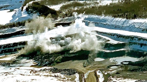 Skyhawk plays pivotal role in mining safety