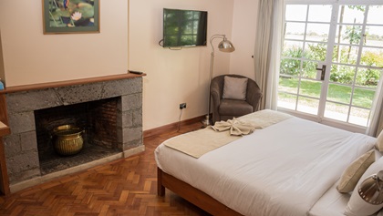 Most general aviation airports outside of the United States and Canada are located some distance from large cities, so aero club members often stay over. Some of these rooms are available for rent to transient pilots and touring pilots. The Aero Club of East Africa offers excellent lodging at Wilson Airport. Photo courtesy of the Aero Club of East Africa.